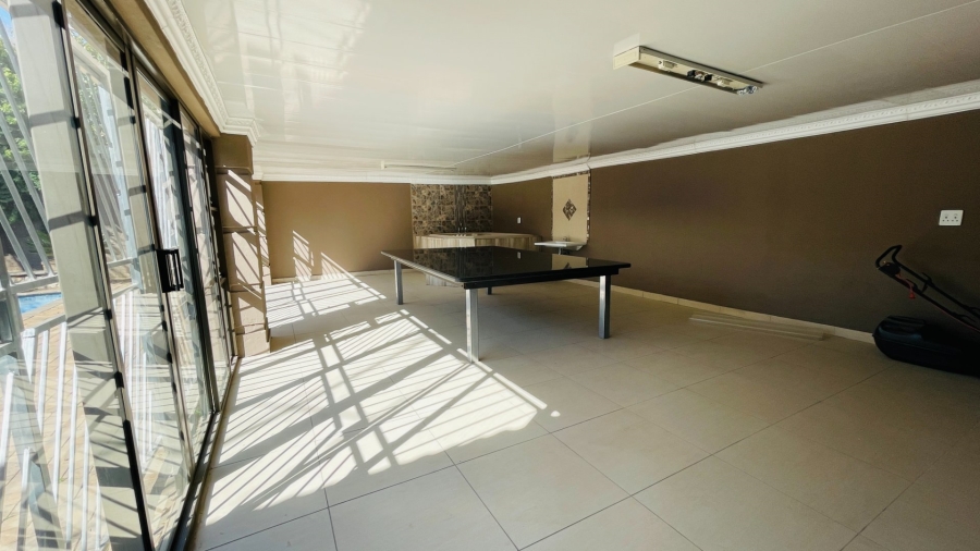 5 Bedroom Property for Sale in Van Der Hoff Park North West